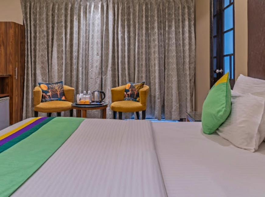 Hotel Imperial Park Sector 45 Gurgaon Dış mekan fotoğraf