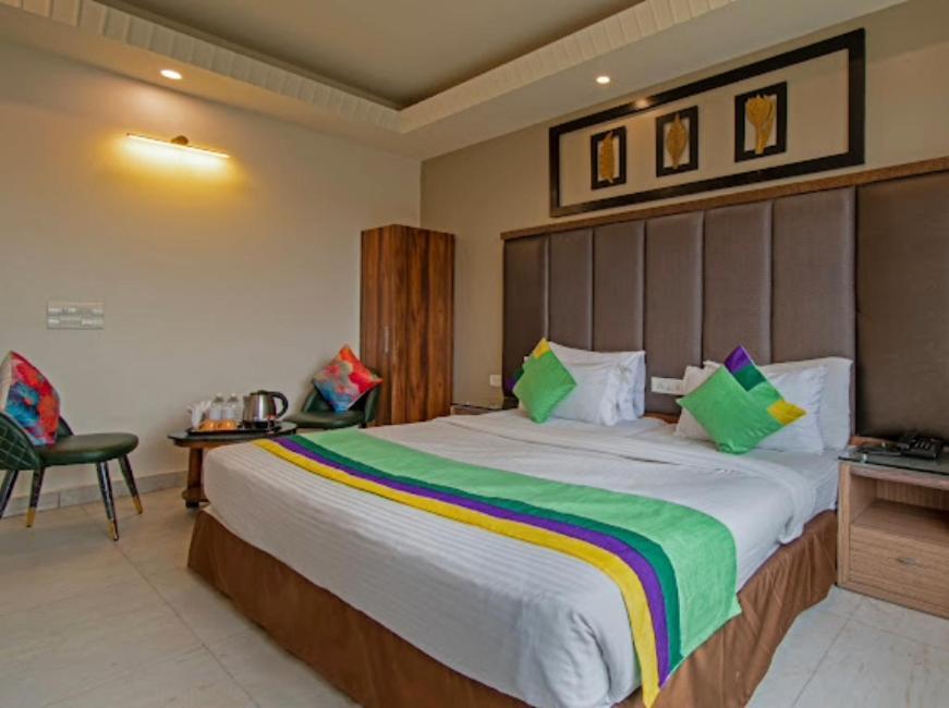 Hotel Imperial Park Sector 45 Gurgaon Dış mekan fotoğraf