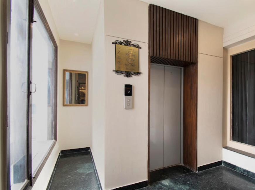 Hotel Imperial Park Sector 45 Gurgaon Dış mekan fotoğraf