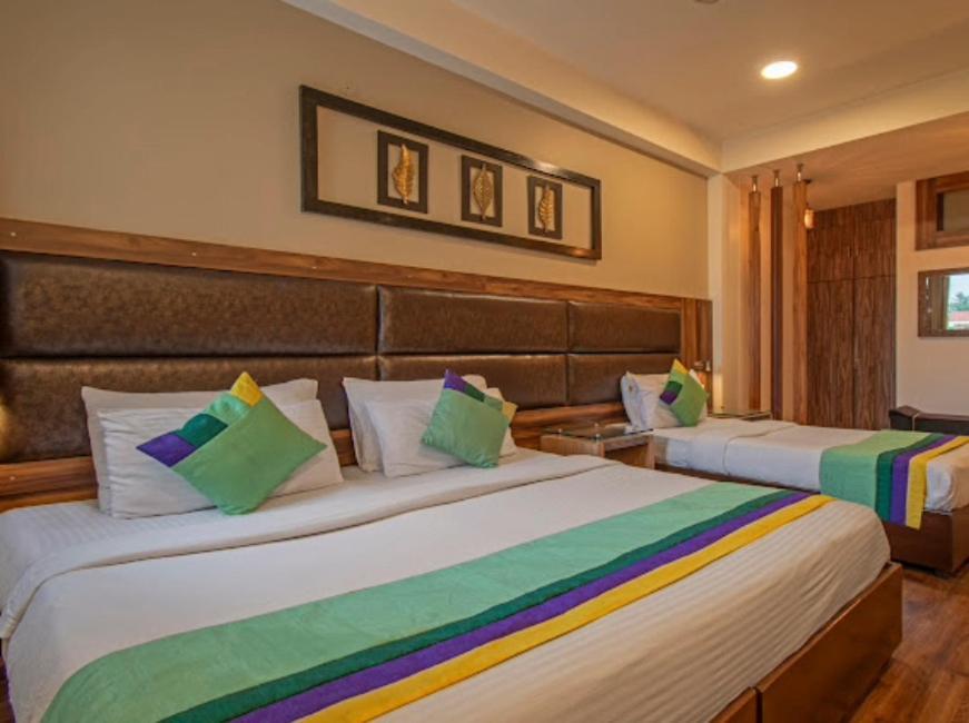 Hotel Imperial Park Sector 45 Gurgaon Dış mekan fotoğraf