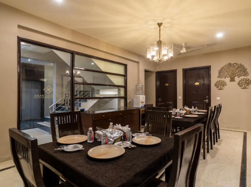 Hotel Imperial Park Sector 45 Gurgaon Dış mekan fotoğraf